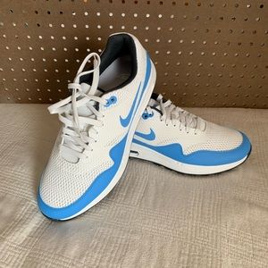 Nike style c17576-101 size 11 athletic golf shoe white light blue